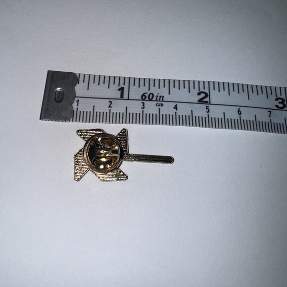 Pinwheel Pin Brooch - Picture 2 of 2
